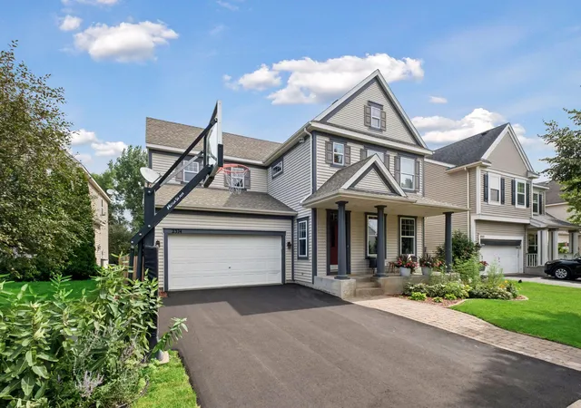 Photo 32 of Single family home for sale at 2374 Molnau Ct, Chaska, MN 55318 | MLS# 7137049 | Listing updated on 2026-09-03