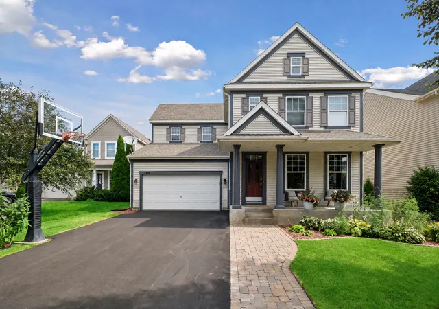 Photo 3 of Single family home for sale at 2374 Molnau Ct, Chaska, MN 55318 | MLS# 7137049 | Listing updated on 2026-09-03