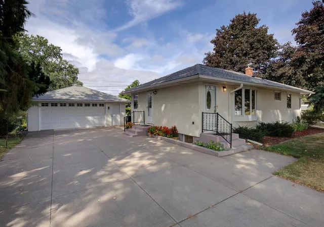 Photo 2 of Single family home for sale at 2115 English St, Saint Paul, MN 55109 | MLS# 7137053 | Listing updated on 2026-10-04