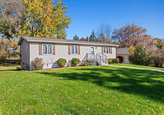 Photo 1 of Single family home for sale at 170 Albert St, Loretto, MN 55357 | MLS# 7137066 | Listing updated on 2026-10-29