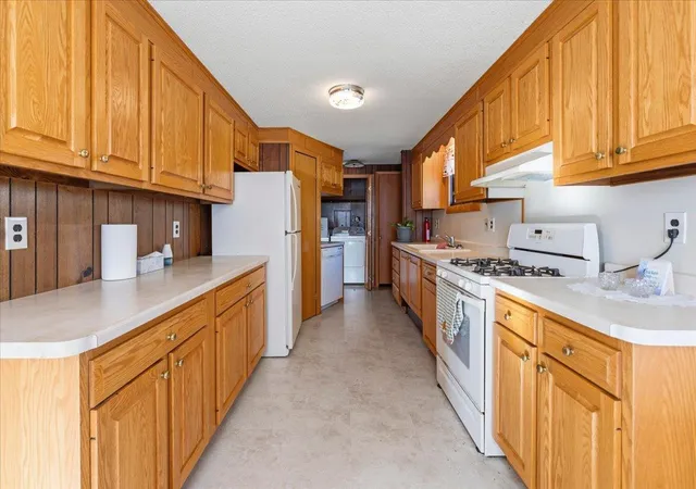 Photo 1 of Single family home for sale at 170 Albert St, Loretto, MN 55357 | MLS# 7137066 | Listing updated on 2026-10-29
