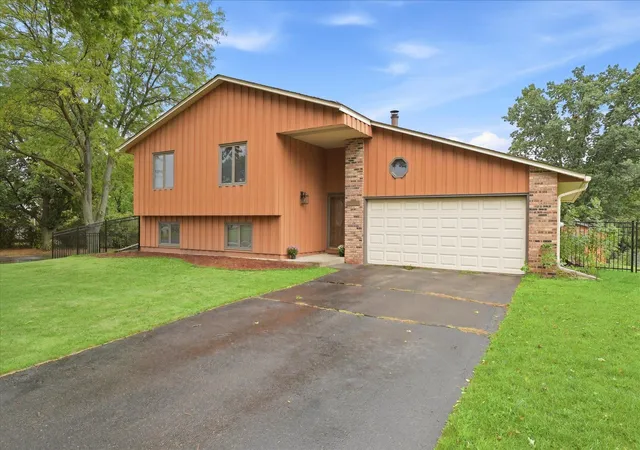 Photo 3 of Single family home for sale at 7160 Imperial Ave S, Cottage Grove, MN 55016 | MLS# 7137076 | Listing updated on 2026-09-22