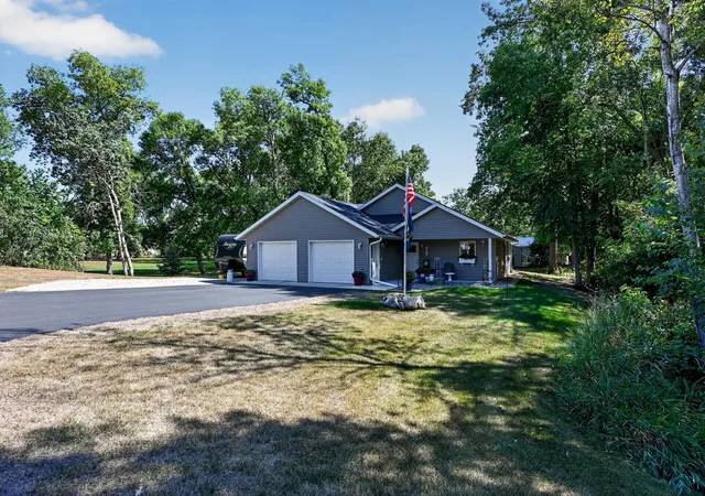 Photo 2 of Sale Pending at 2006 Woodland Park Dr Ne, Alexandria, MN 56308 | MLS# 7137079 | Listing updated on 2026-10-06