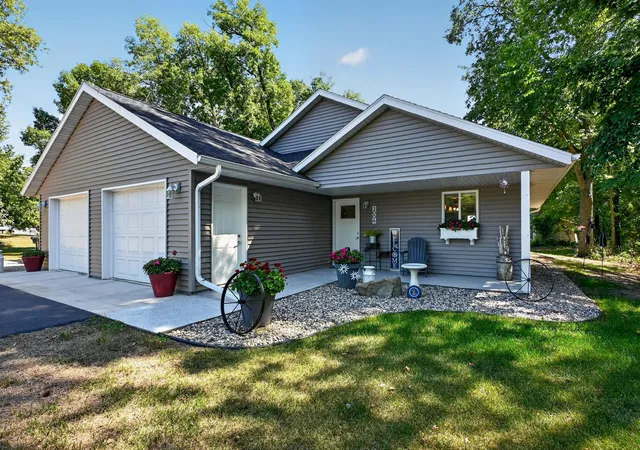 Photo 3 of Sale Pending at 2006 Woodland Park Dr NE, Alexandria, MN 56308 | MLS# 7137079 | Listing updated on 2026-10-06