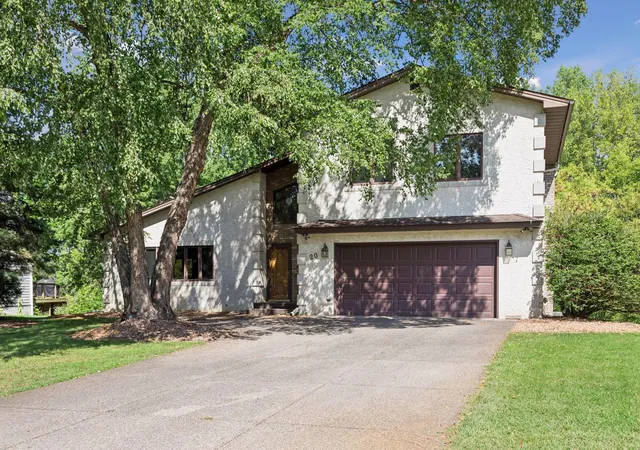 Photo 2 of Single family home for sale at 20 Deer Hills Dr, Saint Paul, MN 55127 | MLS# 7137085 | Listing updated on 2026-09-26