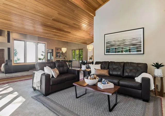 Photo 3 of Single family home for sale at 20 Deer Hills Dr, Saint Paul, MN 55127 | MLS# 7137085 | Listing updated on 2026-09-26