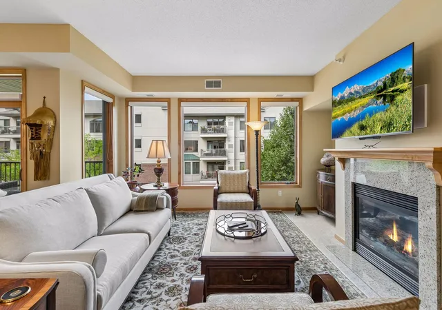 Photo 3 of Condo for sale at 5225 Grandview Sq #308, Minneapolis, MN 55436 | MLS# 7137096 | Listing updated on 2026-09-22