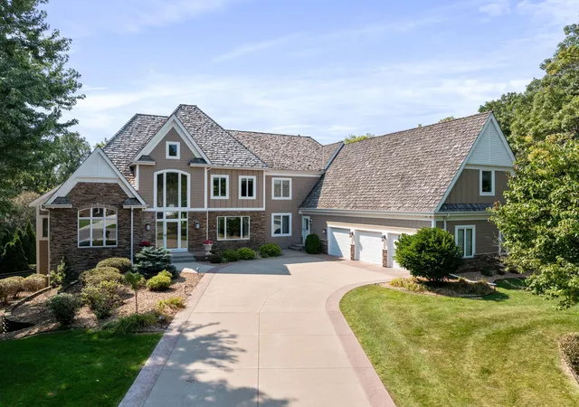 Photo 1 of Mansion for sale at 12100 Grandview Ter, Saint Paul, MN 55124 | MLS# 7137118 | Listing updated on 2026-09-08
