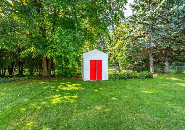 Photo 3 of Single family home for sale at 101 W Hillside Ave, Fergus Falls, MN 56537 | MLS# 7137121 | Listing updated on 2026-09-23