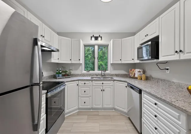 Photo 3 of Sale Pending at 1325 Flag Ave S, Minneapolis, MN 55426 | MLS# 7137127 | Listing updated on 2026-09-13