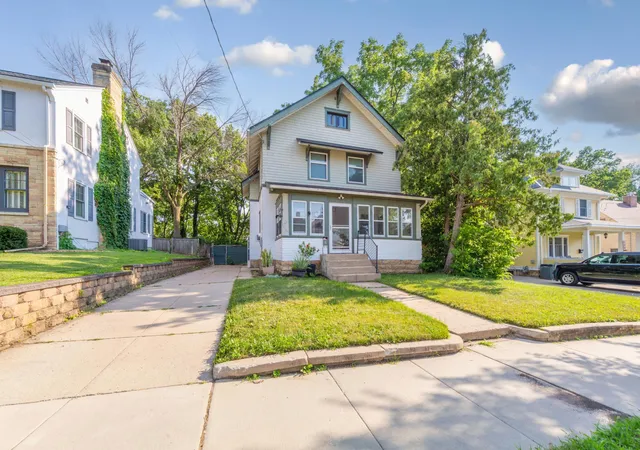 Photo 3 of Single family home for sale at 117 Shaubut St, Mankato, MN 56001 | MLS# 7137140 | Listing updated on 2026-09-05