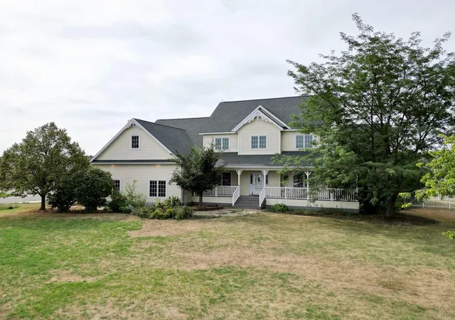 Photo 2 of Single family home for sale at 210 Hackberry Ct, Kindred, ND 58051 | MLS# 7137161 | Listing updated on 2026-10-27