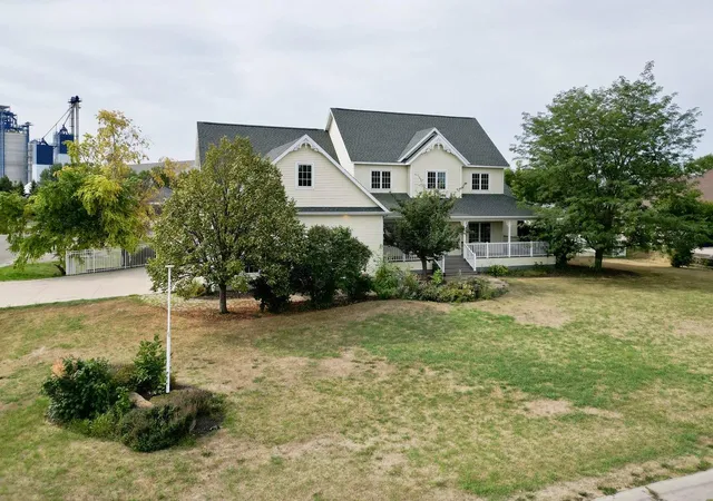 Photo 3 of Single family home for sale at 210 Hackberry Ct, Kindred, ND 58051 | MLS# 7137161 | Listing updated on 2026-10-27