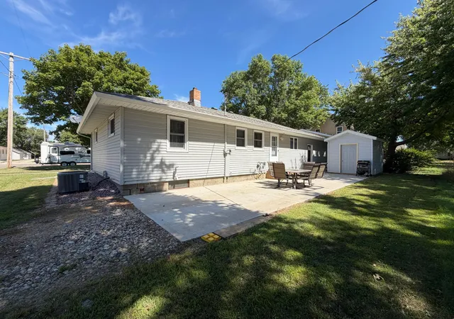 Photo 3 of Single family home for sale at 231 Elizabeth St E, Edgerton, MN 56128 | MLS# 7137168 | Listing updated on 2026-09-02