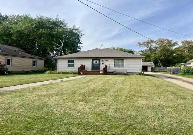 Photo 2 of Single family home for sale at 1136 West Ave, Detroit Lakes, MN 56501 | MLS# 7137205 | Listing updated on 2026-09-04