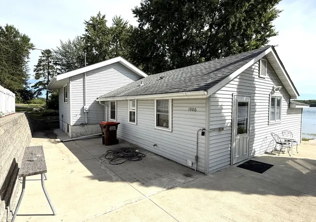 Photo 4 of Single family home for sale at 1906 County Rd 5 NW, Annandale, MN 55302 | MLS# 7137216 | Listing updated on 2026-09-02
