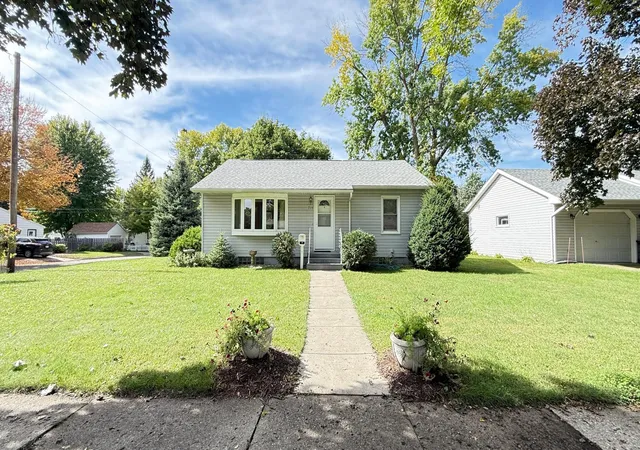 Single family home for sale at 721 S 11th Street, Montevideo, MN 56265 | MLS# 7137236