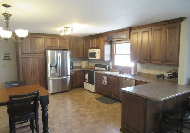 Photo 4 of Single family home for sale at 303 E 4th Avenue, Beaver Creek, MN 56116 | MLS# 7137238 | Listing updated on 2026-09-02