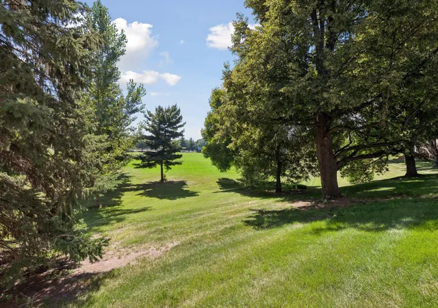 Photo 41 of Single family home for sale at 10237 Arrowwood Dr, Eden Prairie, MN 55347 | MLS# 7137249 | Listing updated on 2026-09-03