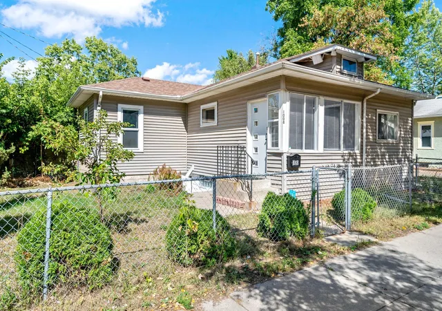 Photo 2 of Single family home for sale at 1008 Lowry Ave N, Minneapolis, MN 55411 | MLS# 7137259 | Listing updated on 2026-09-13