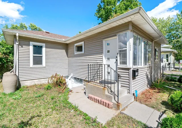 Photo 3 of Single family home for sale at 1008 Lowry Ave N, Minneapolis, MN 55411 | MLS# 7137259 | Listing updated on 2026-09-13