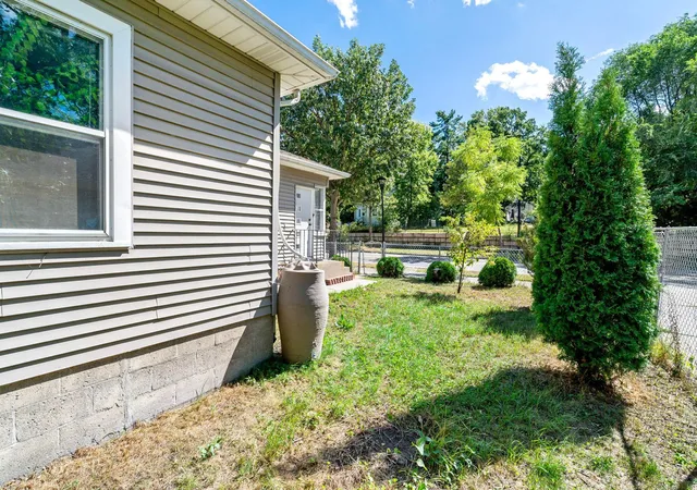 Photo 3 of Single family home for sale at 1008 Lowry Ave N, Minneapolis, MN 55411 | MLS# 7137259 | Listing updated on 2026-09-13