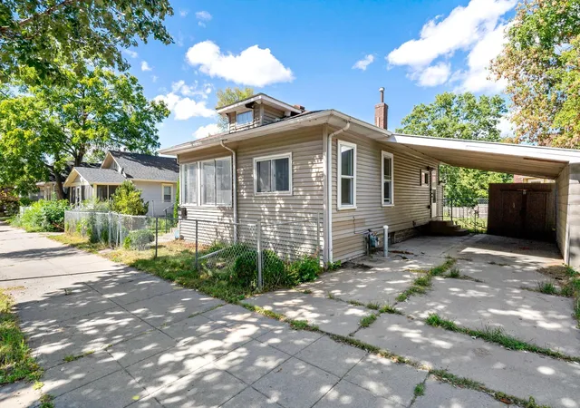 Photo 4 of Single family home for sale at 1008 Lowry Ave N, Minneapolis, MN 55411 | MLS# 7137259 | Listing updated on 2026-09-13
