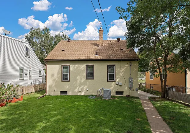 Photo 4 of Single family home for sale at 828 3rd Avenue S, South Saint Paul, MN 55075 | MLS# 7137261 | Listing updated on 2026-09-19