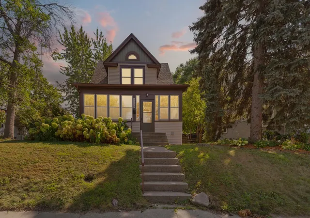 Photo 1 of Single family home for sale at 1716 Iglehart Ave, Saint Paul, MN 55104 | MLS# 7137285 | Listing updated on 2026-09-03