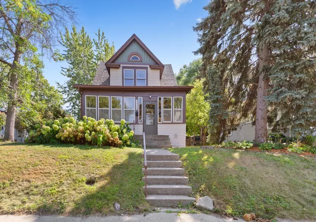 Photo 3 of Single family home for sale at 1716 Iglehart Ave, Saint Paul, MN 55104 | MLS# 7137285 | Listing updated on 2026-09-03