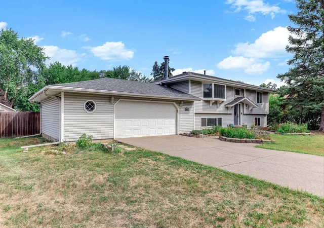 Photo 2 of Sale Pending at 3855 66th Street E, Inver Grove Heights, MN 55076 | MLS# 7137287 | Listing updated on 2026-09-24