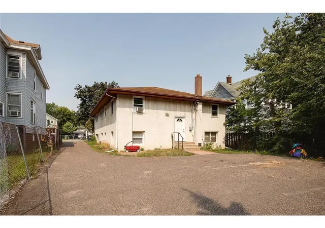 Listing Photo 2 - Condo for sale in building located at 914 Burr St, Saint Paul, MN 55130