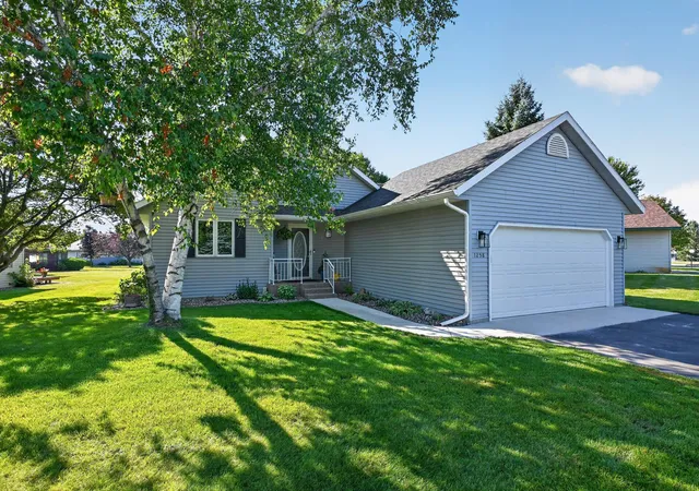 Photo 1 of Single family home for sale at 1258 Westbrook Cir, Alexandria, MN 56308 | MLS# 7137300 | Listing updated on 2026-10-07