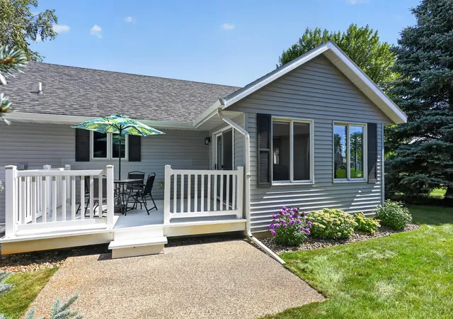 Photo 3 of Single family home for sale at 1258 Westbrook Cir, Alexandria, MN 56308 | MLS# 7137300 | Listing updated on 2026-10-07