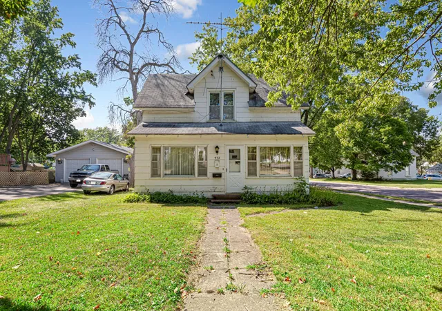 Photo 1 of Single family home for sale at 932 3rd Avenue Nw, Faribault, MN 55021 | MLS# 7137305 | Listing updated on 2026-09-04