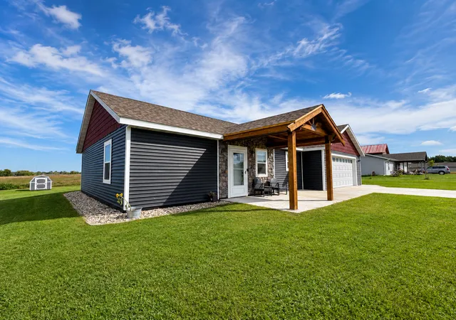 Photo 2 of Single family home for sale at 202 Cozy Oak Dr E, Ottertail, MN 56571 | MLS# 7137316 | Listing updated on 2026-09-30