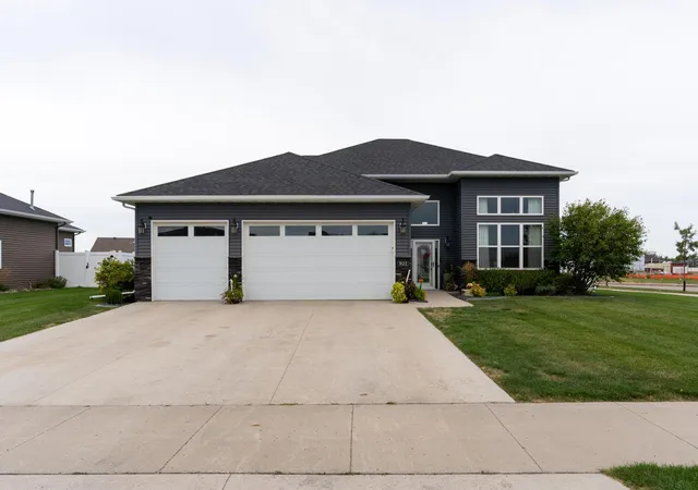 Photo 1 of Single family home for sale at 902 50th Avenue W, West Fargo, ND 58078 | MLS# 7137334 | Listing updated on 2026-09-05