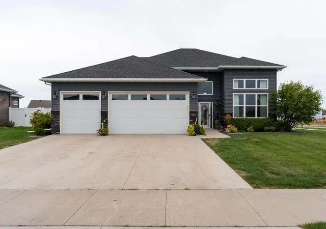 Photo 2 of Sale Pending at 902 50th Avenue W, West Fargo, ND 58078 | MLS# 7137334 | Listing updated on 2026-09-15