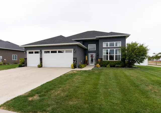 Photo 3 of Sale Pending at 902 50th Avenue W, West Fargo, ND 58078 | MLS# 7137334 | Listing updated on 2026-09-15