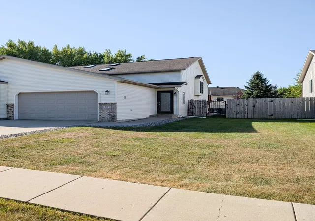 Photo 2 of Townhouse for sale at 707 14th Avenue E, West Fargo, ND 58078 | MLS# 7137353 | Listing updated on 2026-09-04