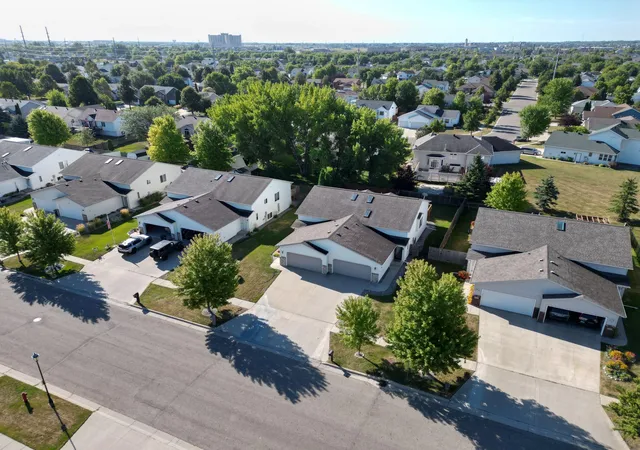 Photo 2 of Townhouse for sale at 707 14th Avenue E, West Fargo, ND 58078 | MLS# 7137353 | Listing updated on 2026-09-04