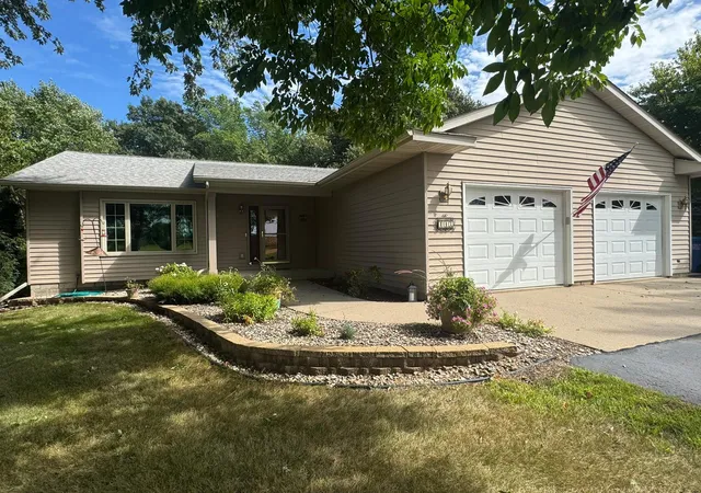 Photo 1 of Single family home for sale at 142 Jacks Dr, Madison Lake, MN 56063 | MLS# 7137360 | Listing updated on 2026-09-15