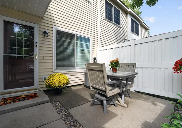Photo 1 of Single family home for sale at 15955 Finch Ln, Saint Paul, MN 55124 | MLS# 7137364 | Listing updated on 2026-09-29
