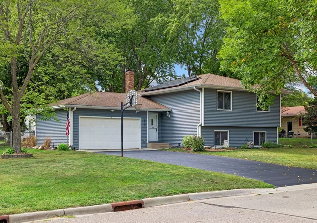 Photo 1 of Single family home for sale at 20749 Italy Ave, Lakeville, MN 55044 | MLS# 7137368 | Listing updated on 2026-10-14