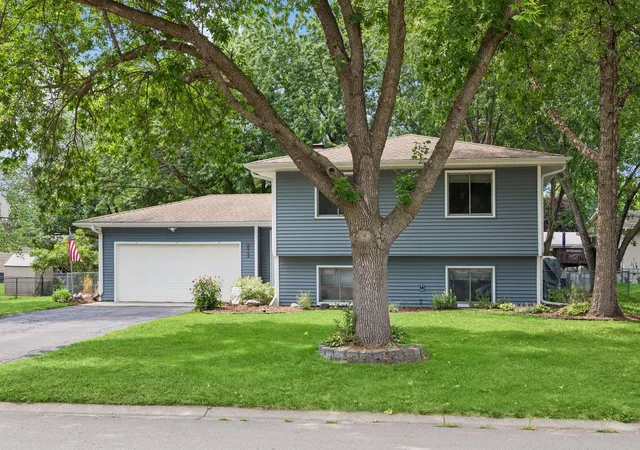 Photo 2 of Single family home for sale at 20749 Italy Ave, Lakeville, MN 55044 | MLS# 7137368 | Listing updated on 2026-10-14