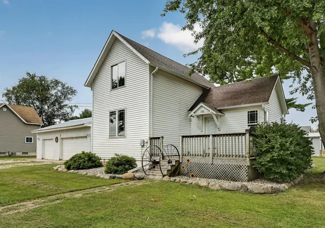 Photo 1 of Single family home for sale at 500 Center Ave S, Hayfield, MN 55940 | MLS# 7137373 | Listing updated on 2026-09-17