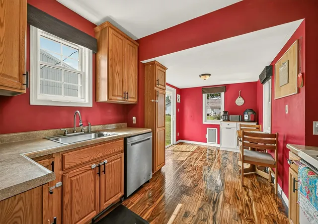 Photo 3 of Single family home for sale at 500 Center Ave S, Hayfield, MN 55940 | MLS# 7137373 | Listing updated on 2026-09-17