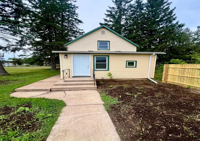 Photo 1 of Single family home for sale at 214 S 2nd Street, Keewatin, MN 55753 | MLS# 7137378 | Listing updated on 2026-09-04