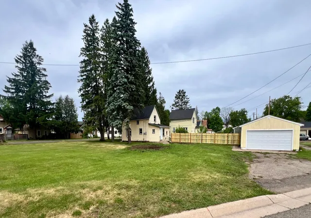 Photo 3 of Single family home for sale at 214 S 2nd Street, Keewatin, MN 55753 | MLS# 7137378 | Listing updated on 2026-09-04