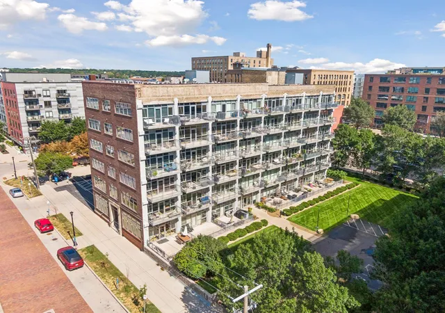 Photo 3 of Condo for sale at 748 3rd Street N #200, Minneapolis, MN 55401 | MLS# 7137388 | Listing updated on 2026-10-02